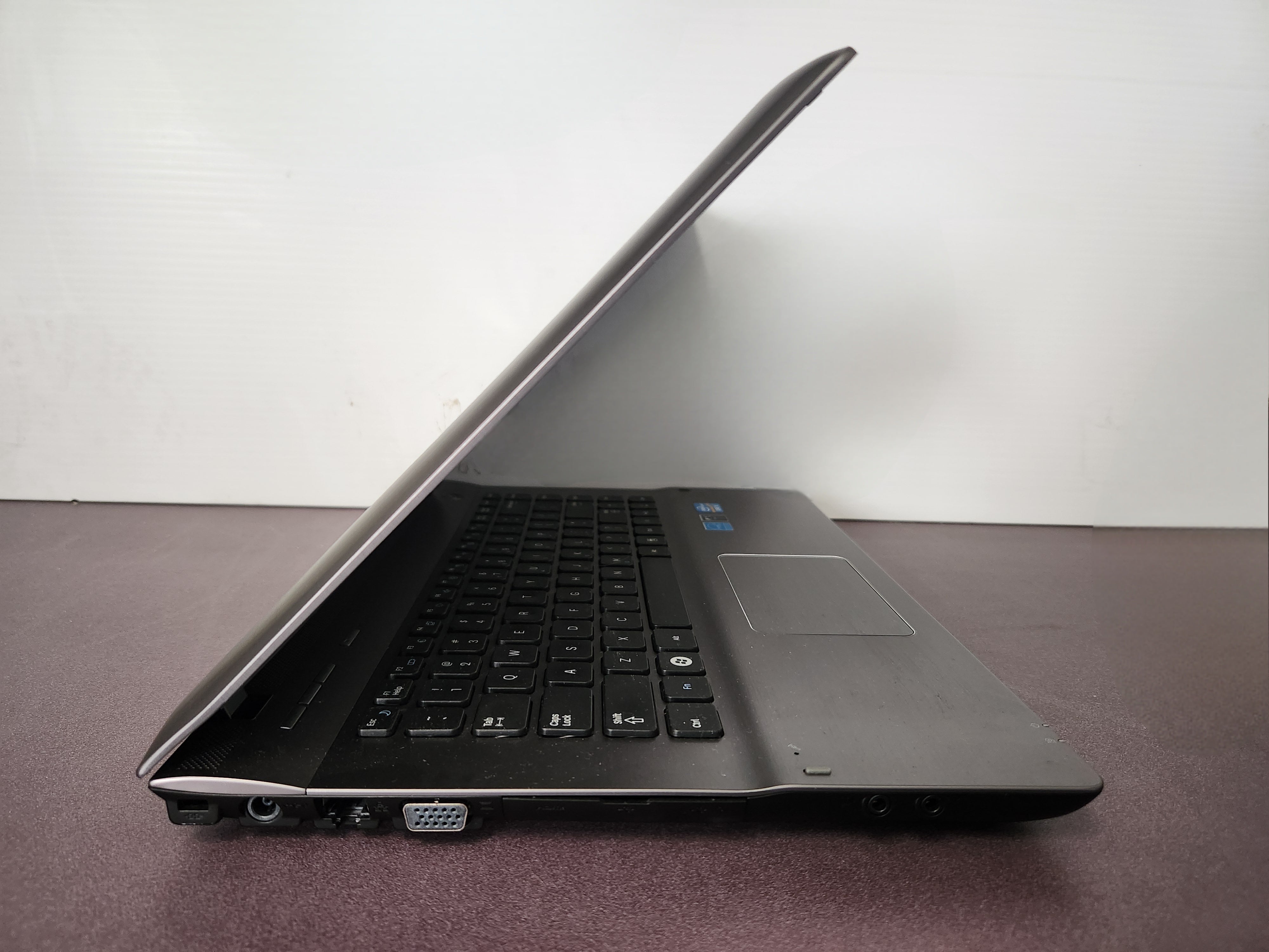 Samsung QX411 - Refurbished Laptop